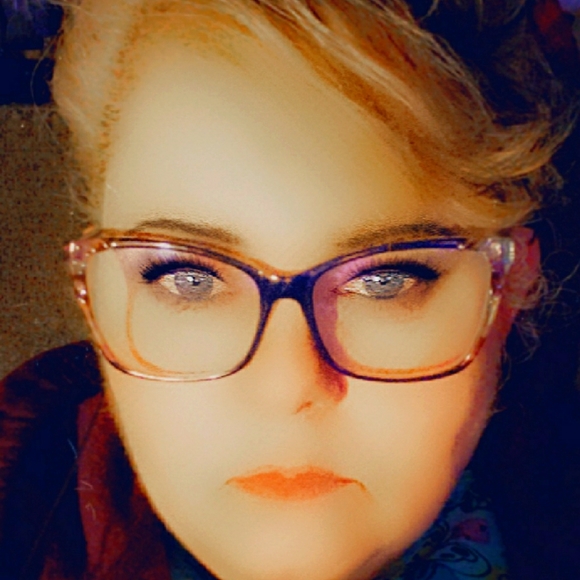 Meet your Posher, Beverli - Picture 2 of 2